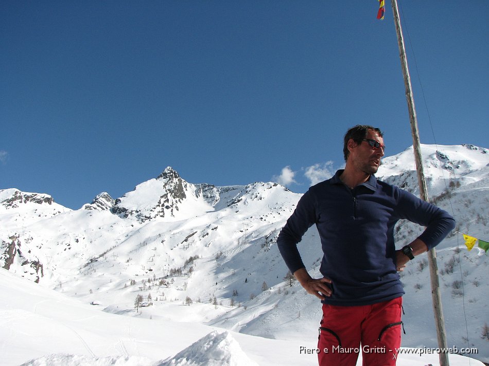 23 Il cordiale esperto  rifugista Angelo.jpg